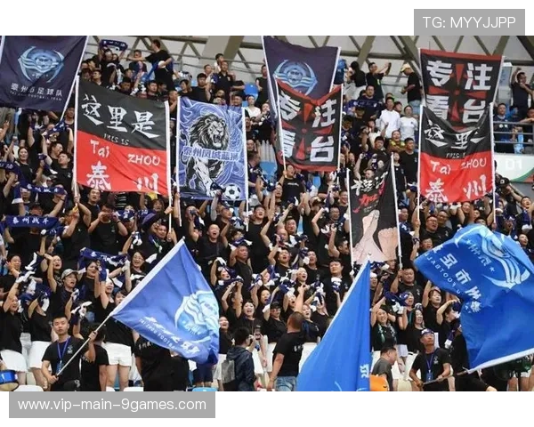 球迷组织公开支持主帅，舆论战成为新赛事变量