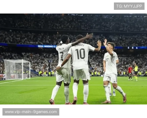 皇马边路传中制胜，攻防转换效率高